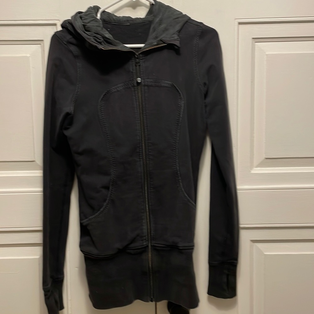 Black lululemon hoodie